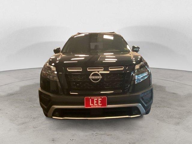 Photo of 2025 Super Black Nissan Pathfinder
