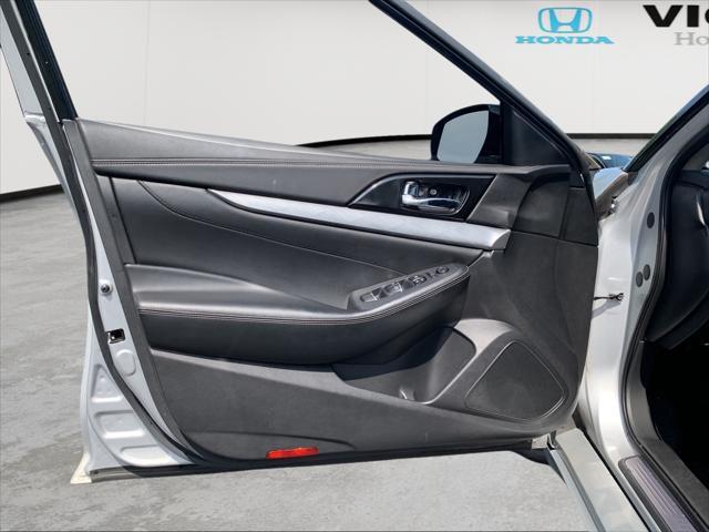 Photo of 2017 Brilliant Silver Nissan Maxima