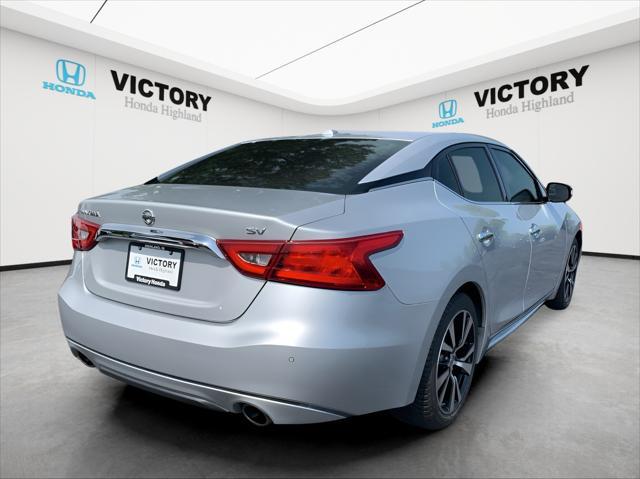 Photo of 2017 Brilliant Silver Nissan Maxima