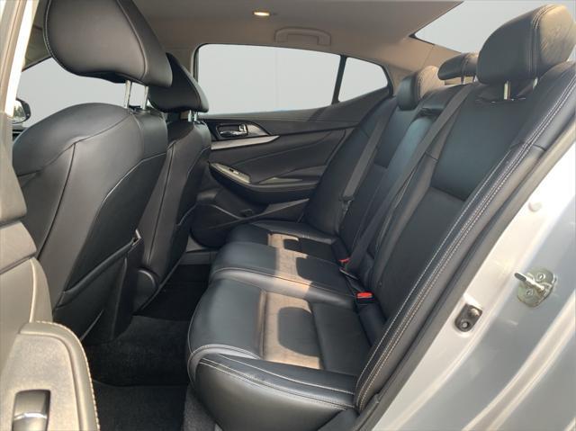 Photo of 2017 Brilliant Silver Nissan Maxima