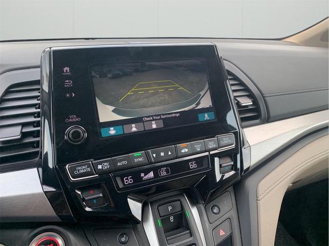 Photo of 2024 Platinum White Pearl Honda Odyssey