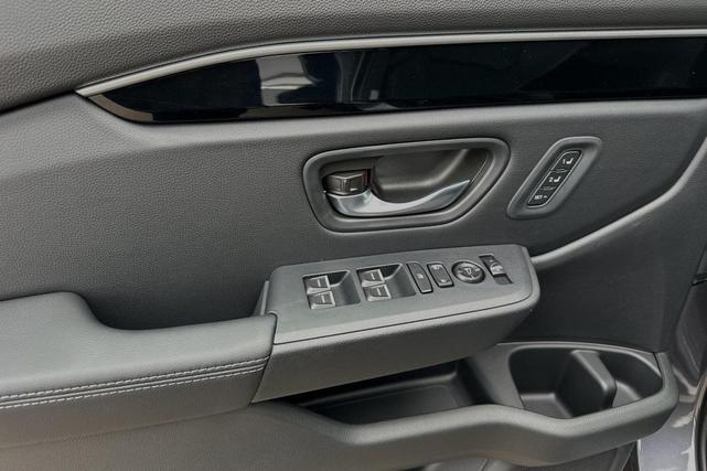 Photo of 2025 Crystal Black Pearl Honda Pilot