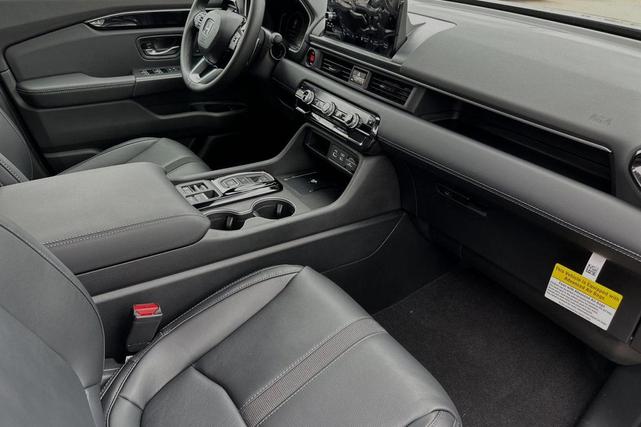 Photo of 2025 Crystal Black Pearl Honda Pilot