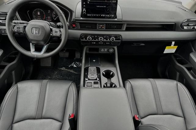 Photo of 2025 Crystal Black Pearl Honda Pilot