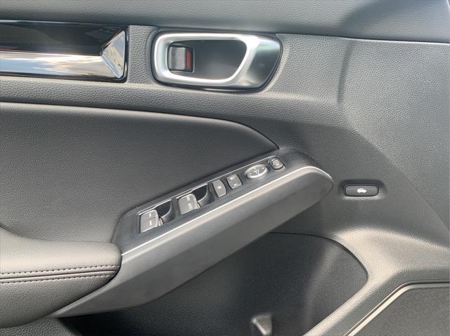 Photo of 2025 Platinum Honda Civic Hybrid