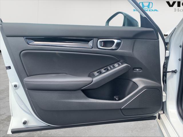 Photo of 2025 Platinum Honda Civic Hybrid