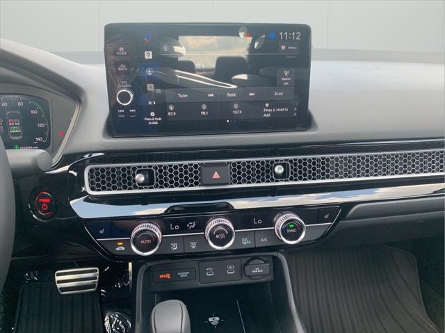 Photo of 2025 Platinum Honda Civic Hybrid