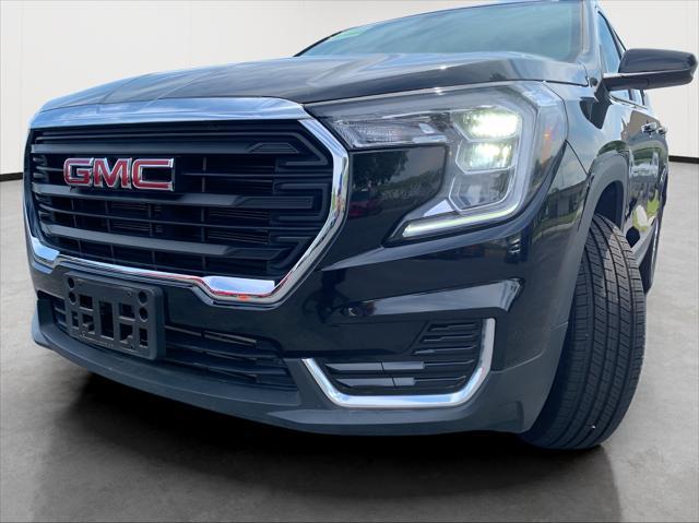 Photo of 2024 Ebony Twilight Metallic GMC Terrain