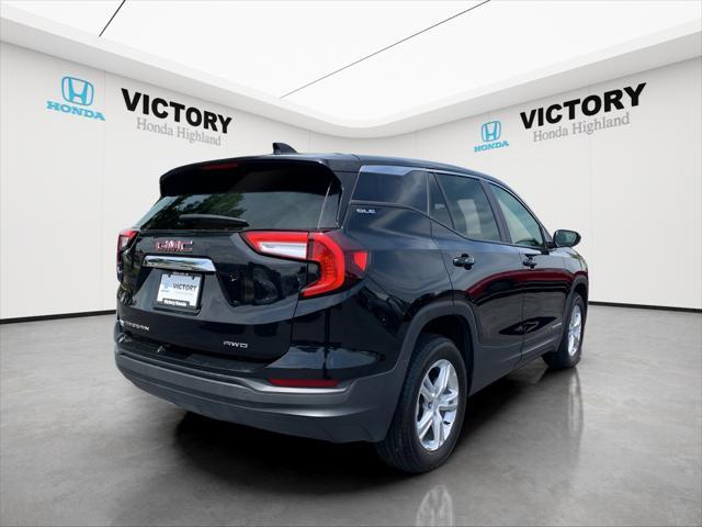 Photo of 2024 Ebony Twilight Metallic GMC Terrain