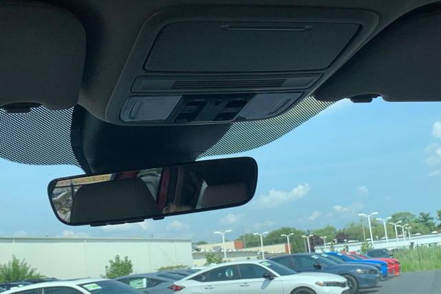 Photo of 2022 Radiant Red Metallic II Honda Odyssey