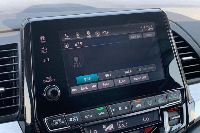 Photo of 2022 Radiant Red Metallic II Honda Odyssey