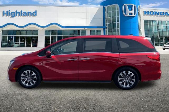 Photo of 2022 Radiant Red Metallic II Honda Odyssey
