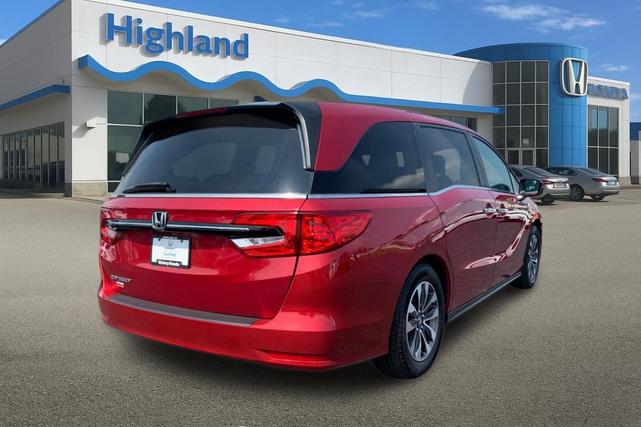 Photo of 2022 Radiant Red Metallic II Honda Odyssey