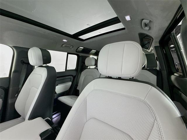Photo of 2025 Santorini Black Land Rover Defender