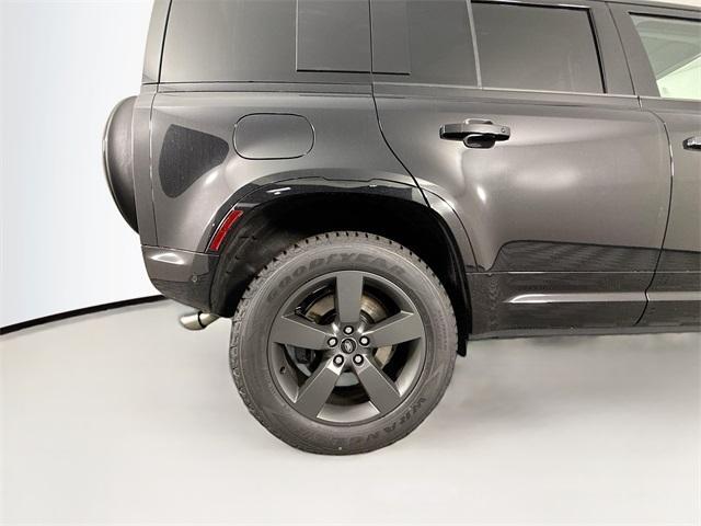 Photo of 2025 Santorini Black Land Rover Defender