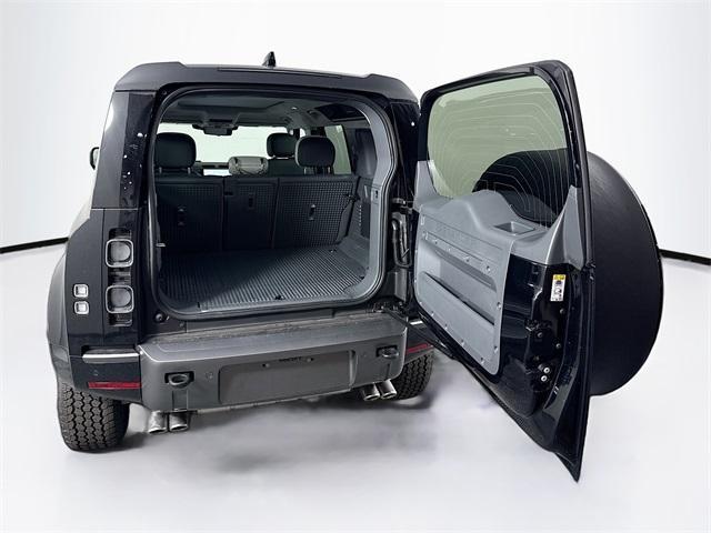 Photo of 2025 Santorini Black Land Rover Defender