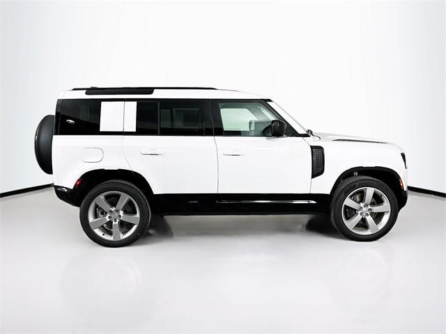 Photo of 2025 Fuji White Land Rover Defender