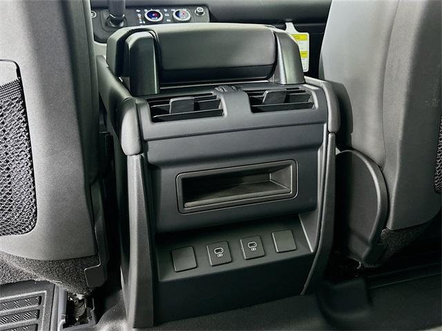 Photo of 2025 Fuji White Land Rover Defender