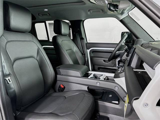Photo of 2025 Fuji White Land Rover Defender