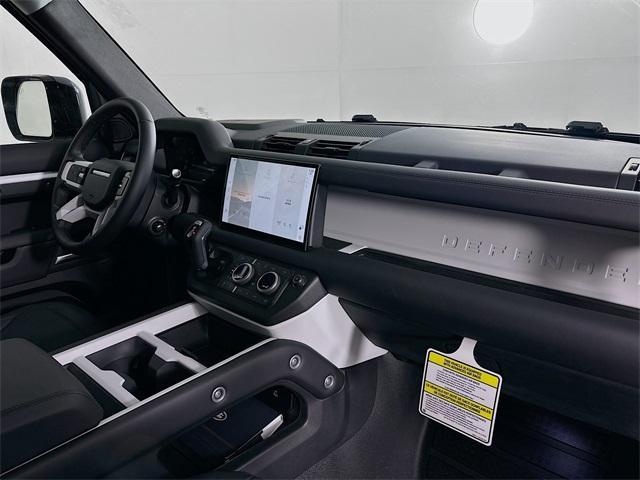 Photo of 2025 Fuji White Land Rover Defender