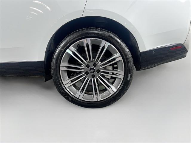 Photo of 2025 Fuji White Land Rover Range Rover