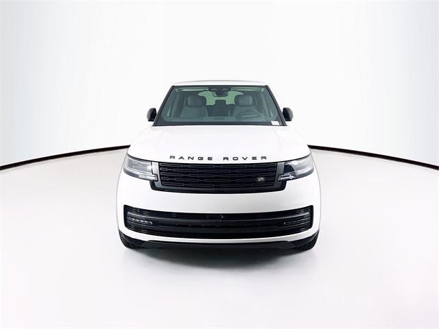 Photo of 2025 Fuji White Land Rover Range Rover