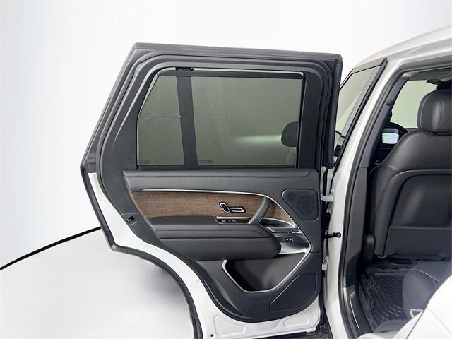 Photo of 2025 Fuji White Land Rover Range Rover