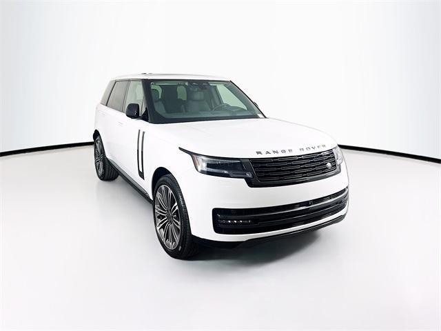 Photo of 2025 Fuji White Land Rover Range Rover