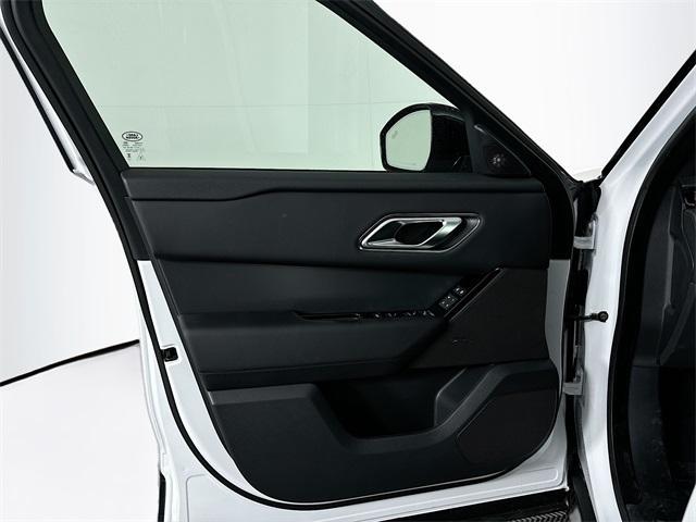 Photo of 2026 Fuji White Land Rover Range Rover Velar