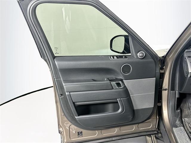 Photo of 2018 Kaikoura Stone Land Rover Range Rover Sport