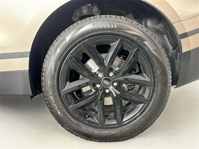 Photo of 2026 Batumi Gold Land Rover Range Rover Velar