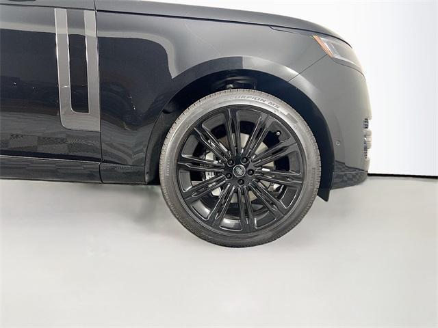 Photo of 2025 Santorini Black Land Rover Range Rover