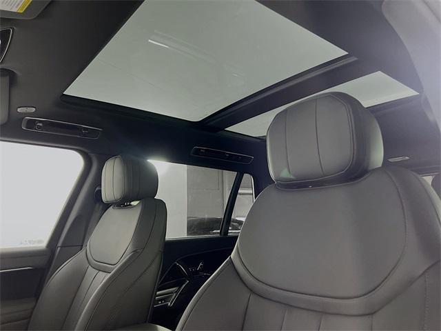 Photo of 2025 Santorini Black Land Rover Range Rover