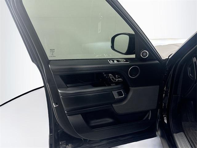 Photo of 2022 Santorini Black Land Rover Range Rover