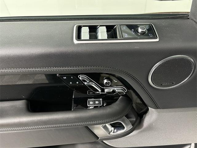 Photo of 2022 Fuji White Land Rover Range Rover