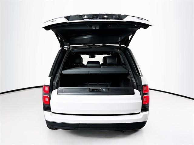 Photo of 2022 Fuji White Land Rover Range Rover