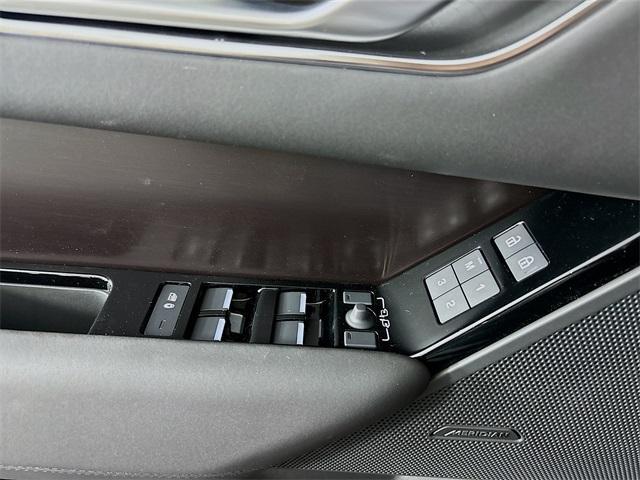 Photo of 2026 Batumi Gold Land Rover Range Rover Velar
