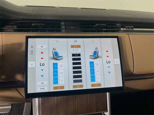 Photo of 2025 Fuji White Land Rover Range Rover