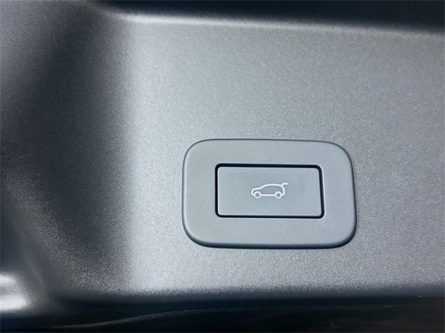 Photo of 2025 Carpathian Grey Land Rover Range Rover Evoque