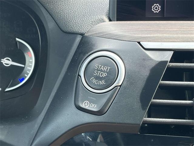 Photo of 2019 Mineral White Metallic BMW X3