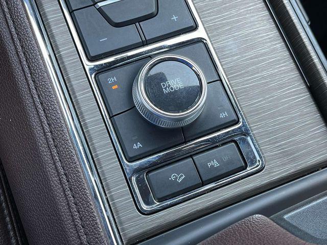 Photo of 2022 Silver Metallic Ford Expedition Max