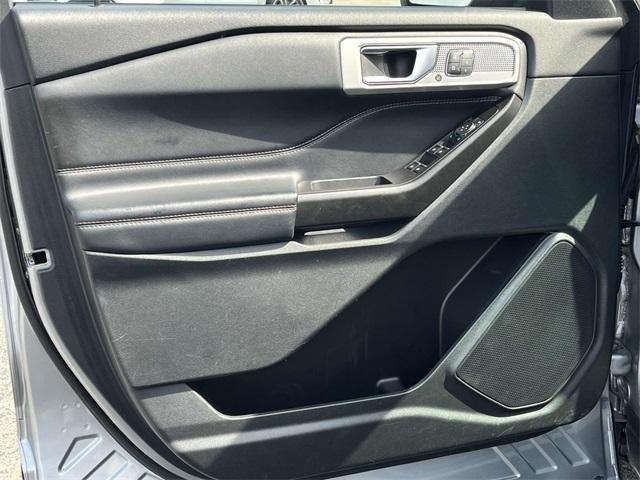 Photo of 2020 Silver Metallic Ford Explorer