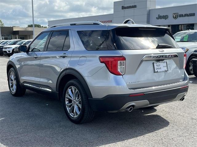 Photo of 2020 Silver Metallic Ford Explorer