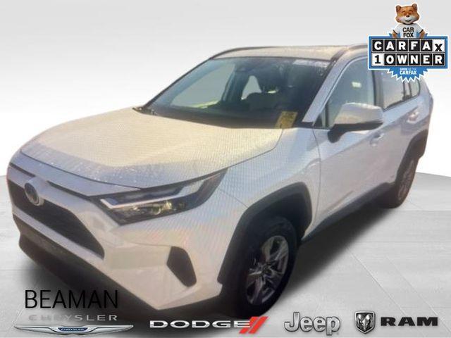 Photo of 2023 White Toyota RAV4 Hybrid