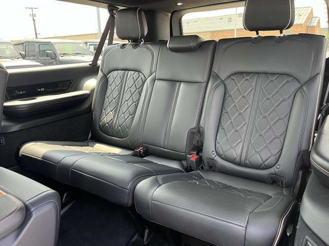 Photo of 2024 Silver Zynith Jeep Grand Wagoneer L