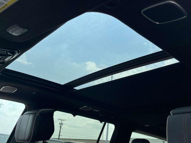Photo of 2024 Silver Zynith Jeep Grand Wagoneer L