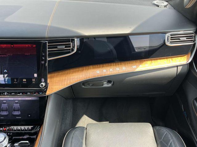 Photo of 2024 Silver Zynith Jeep Grand Wagoneer L