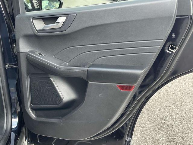 Photo of 2021 Blue Metallic Ford Escape