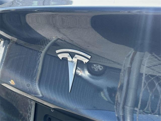 Photo of 2019 Black Tesla Model 3