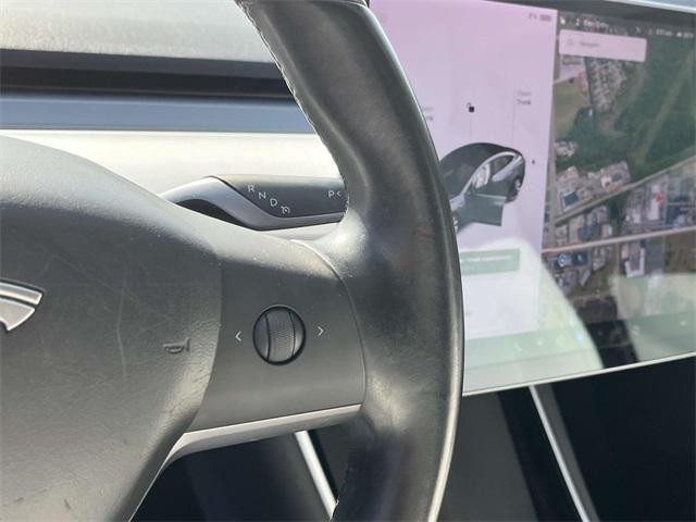 Photo of 2019 Black Tesla Model 3